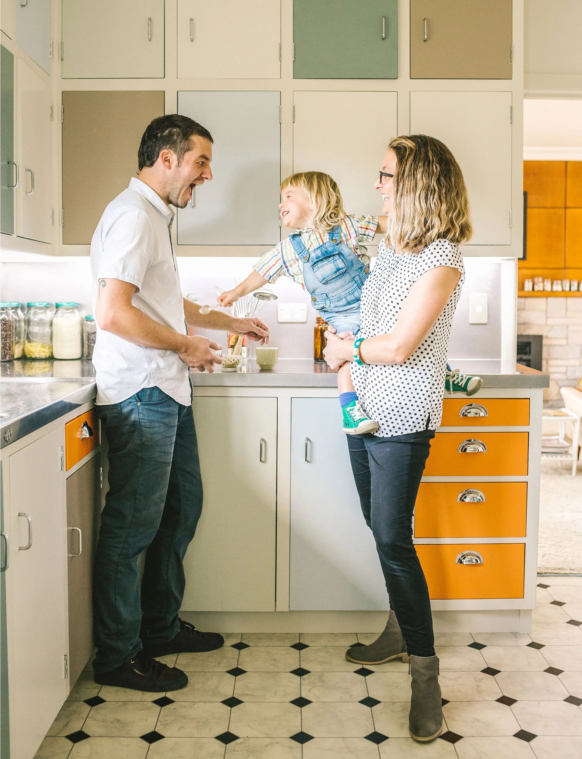 YH0815_STY_THENNOW_hanson_whangareikitchen0041