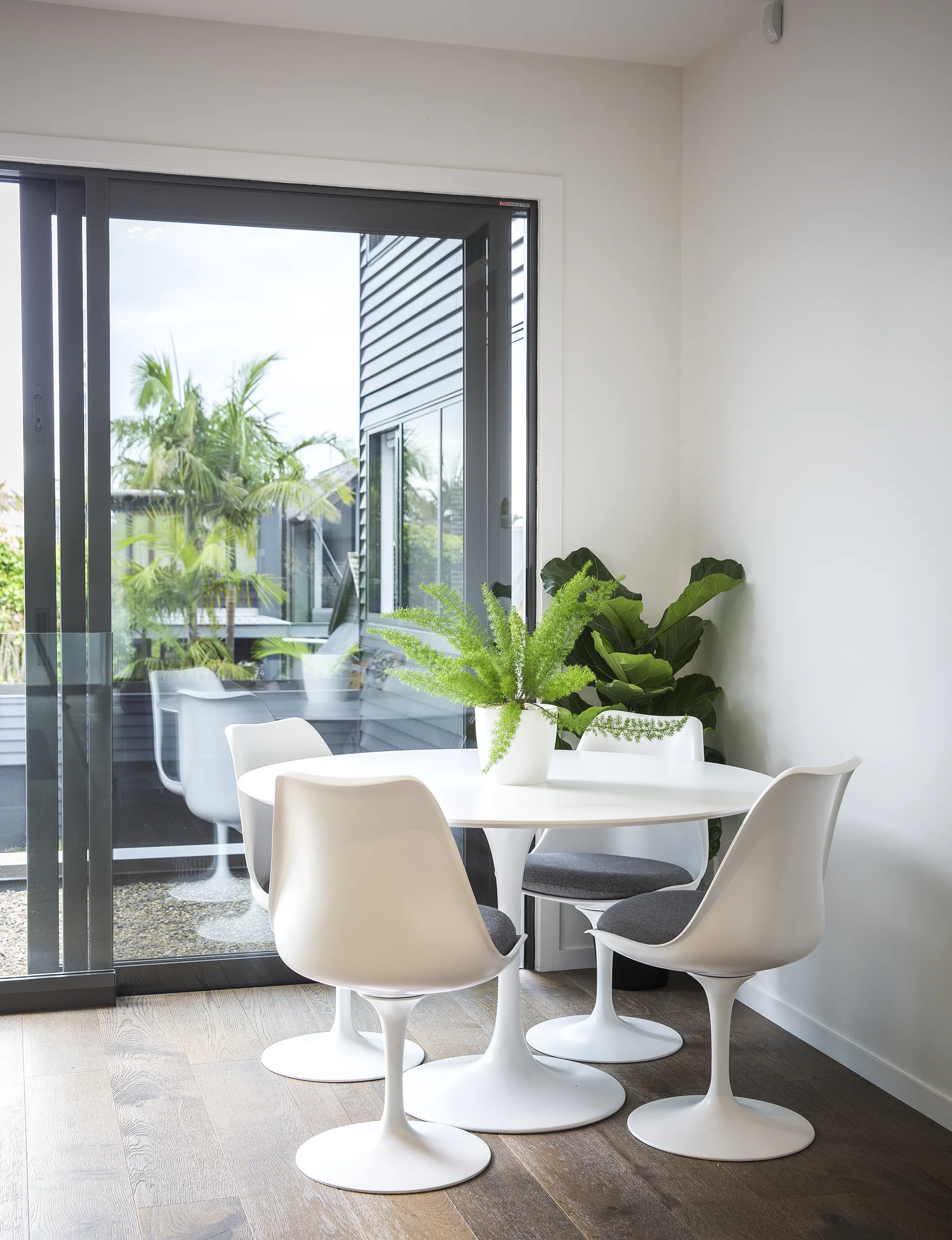 YH0616_GDN_indoorplants_YHG1604SweeneyHome_4971