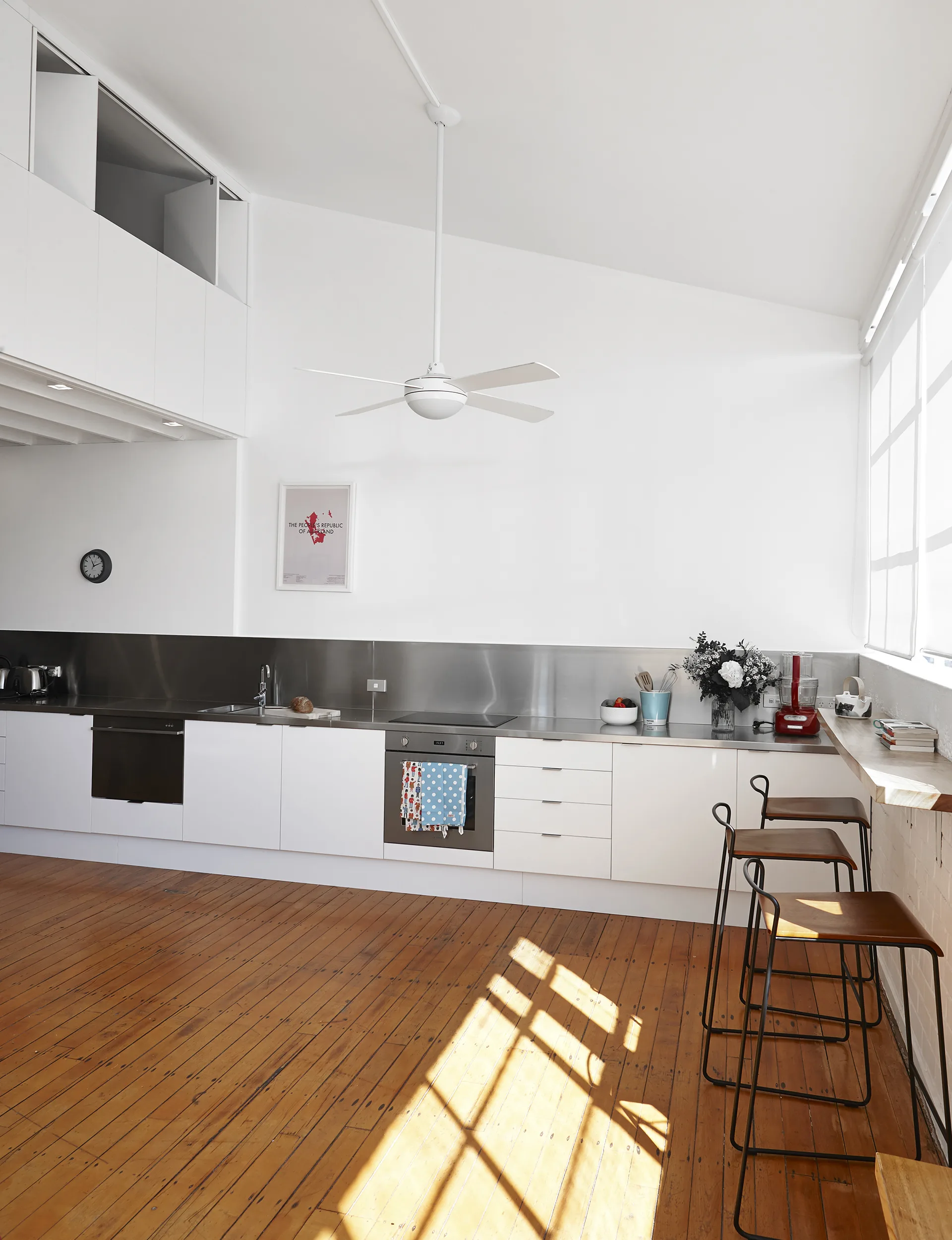 YH0616_MKE_ThenNow_YHG_KatesApartment213255