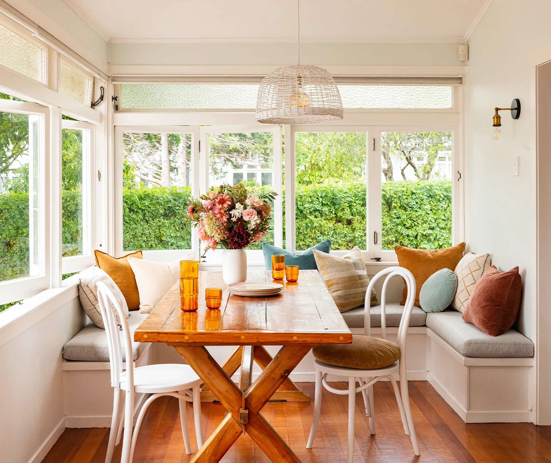 transitional villa, bench seat