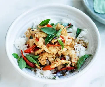 Chicken stir-fried with holy basil and chilli