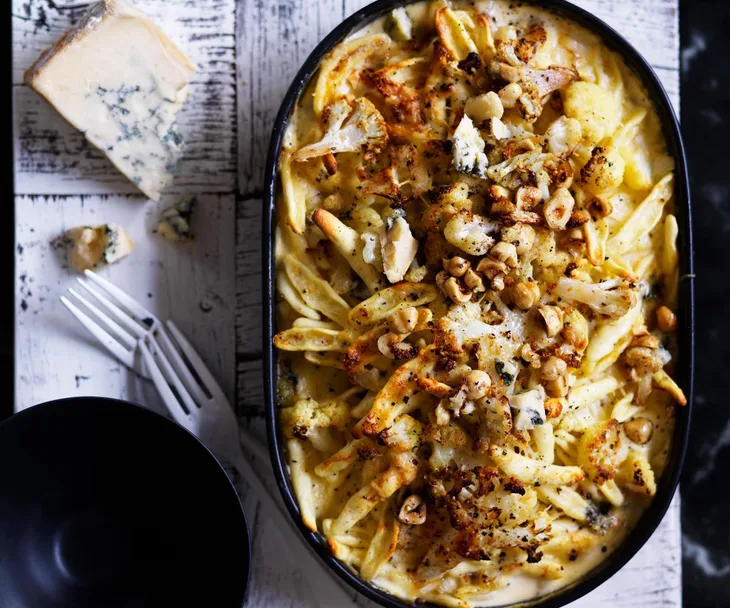 Cauliflower and hazelnut strozzapreti with Gorgonzola