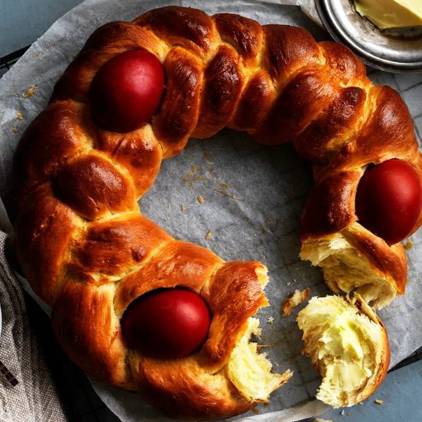 Greek Easter bread (Tsoureki)