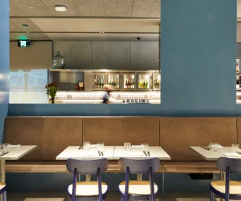 Review: Melbourne’s Hero kisses away the pain of museum restaurants
