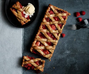 Rhubarb and berry Linzertorte