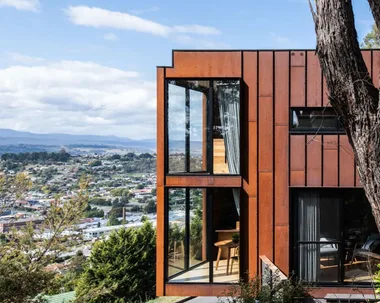 Launceston Airbnb overlooking the city