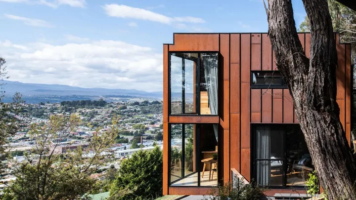 Launceston Airbnb overlooking the city