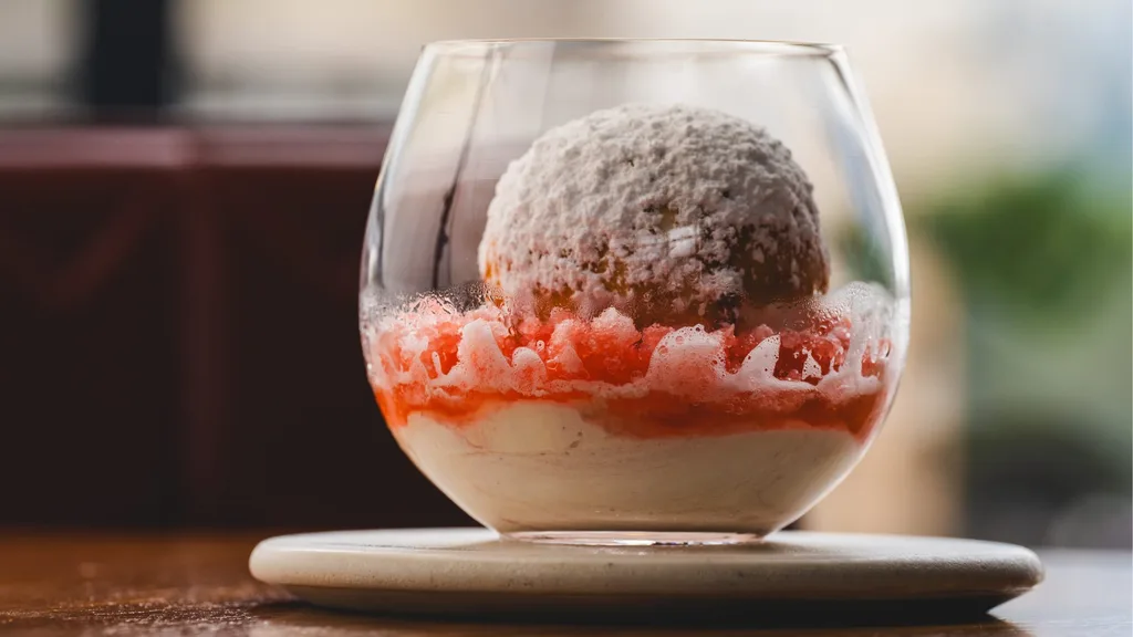 Quay's snow egg dessert