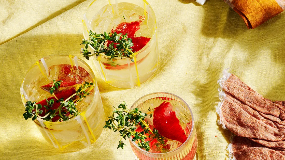 Plum and thyme Spritz with prosecco recipe - Gourmet Traveller