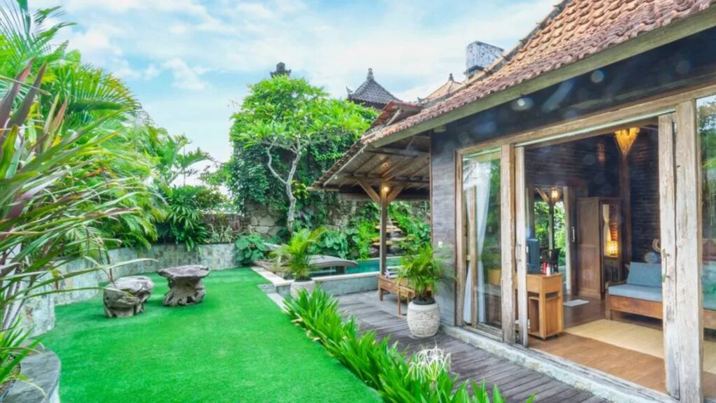 Pondok Prapen Villa is a short walk from Ubud markets and other attractions.