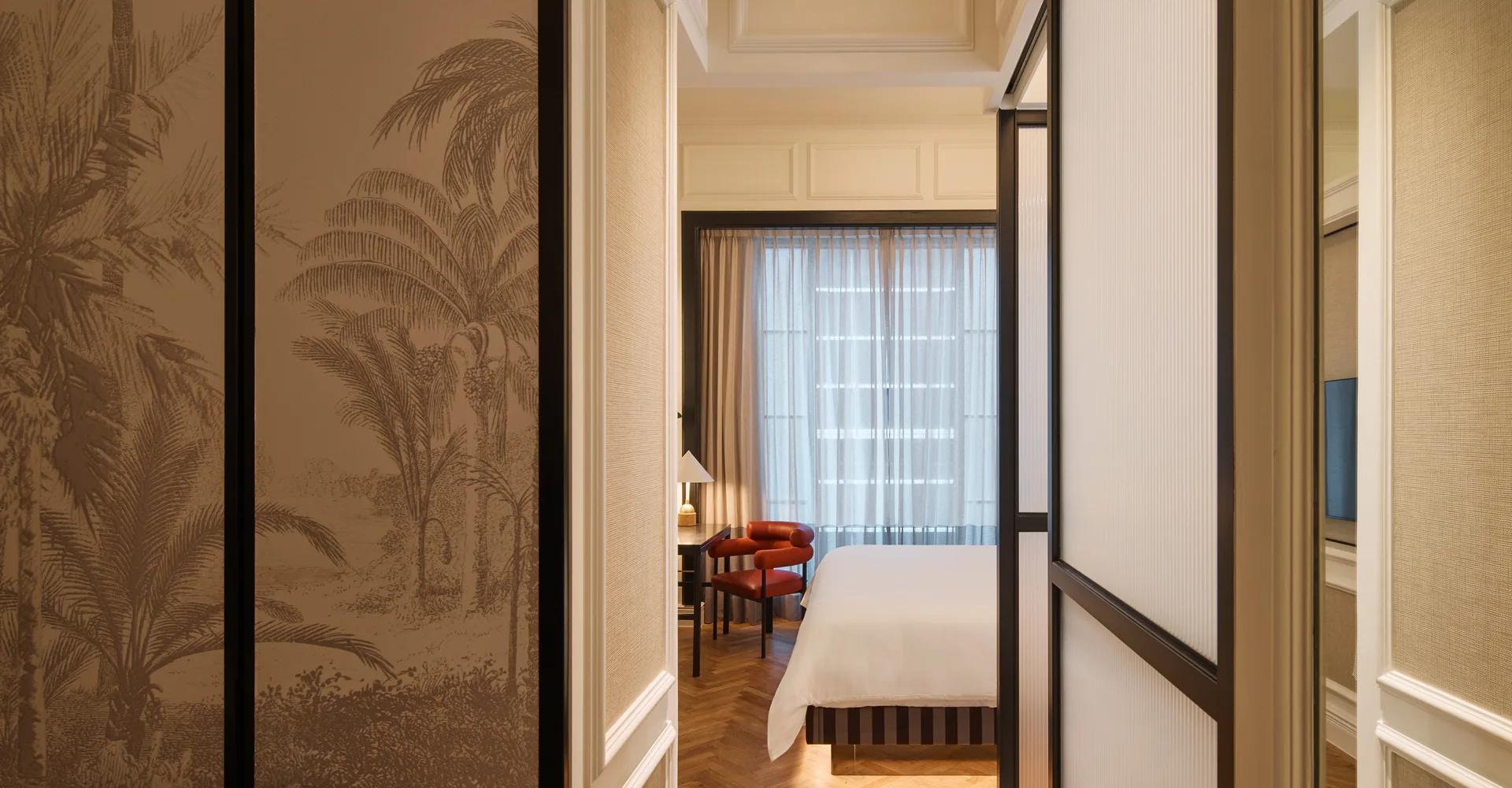 QT Singapore hotel suite