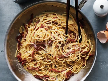 paghetti alla carbonara (spaghetti with carbonara)