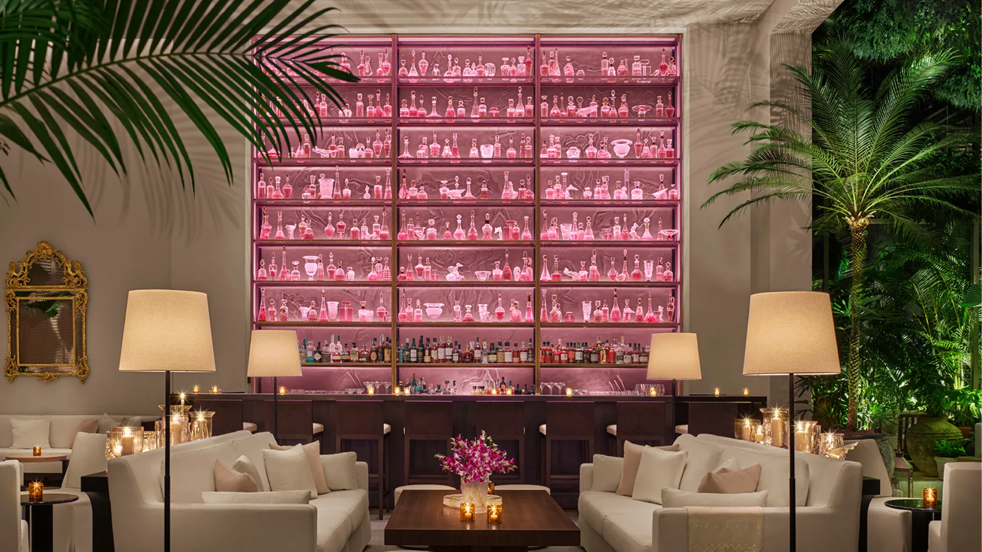 The lobby bar at Singapore Edition.
