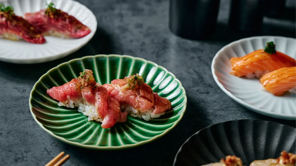 Market fish nigiri at Tombo Den