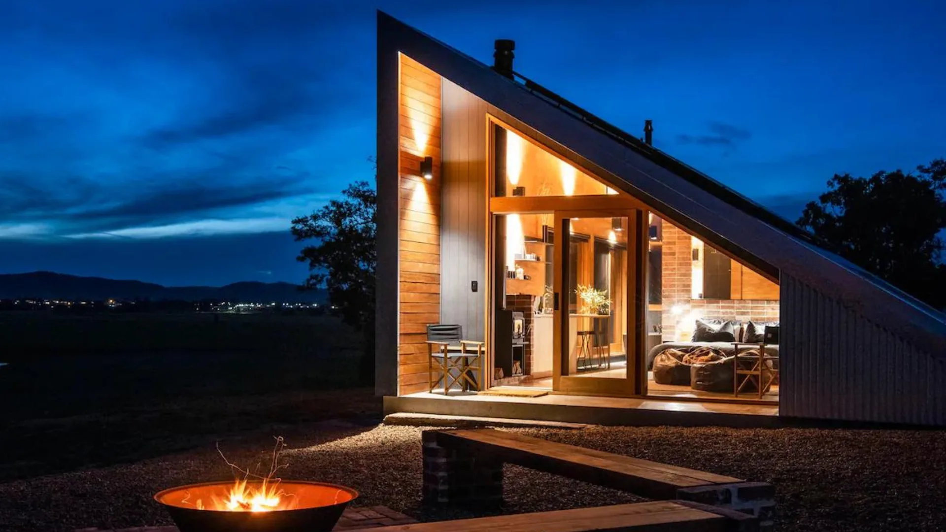 The exteriors of Gawthorne Hut in Mudgee, one of the most popular Airbnbs in NSW