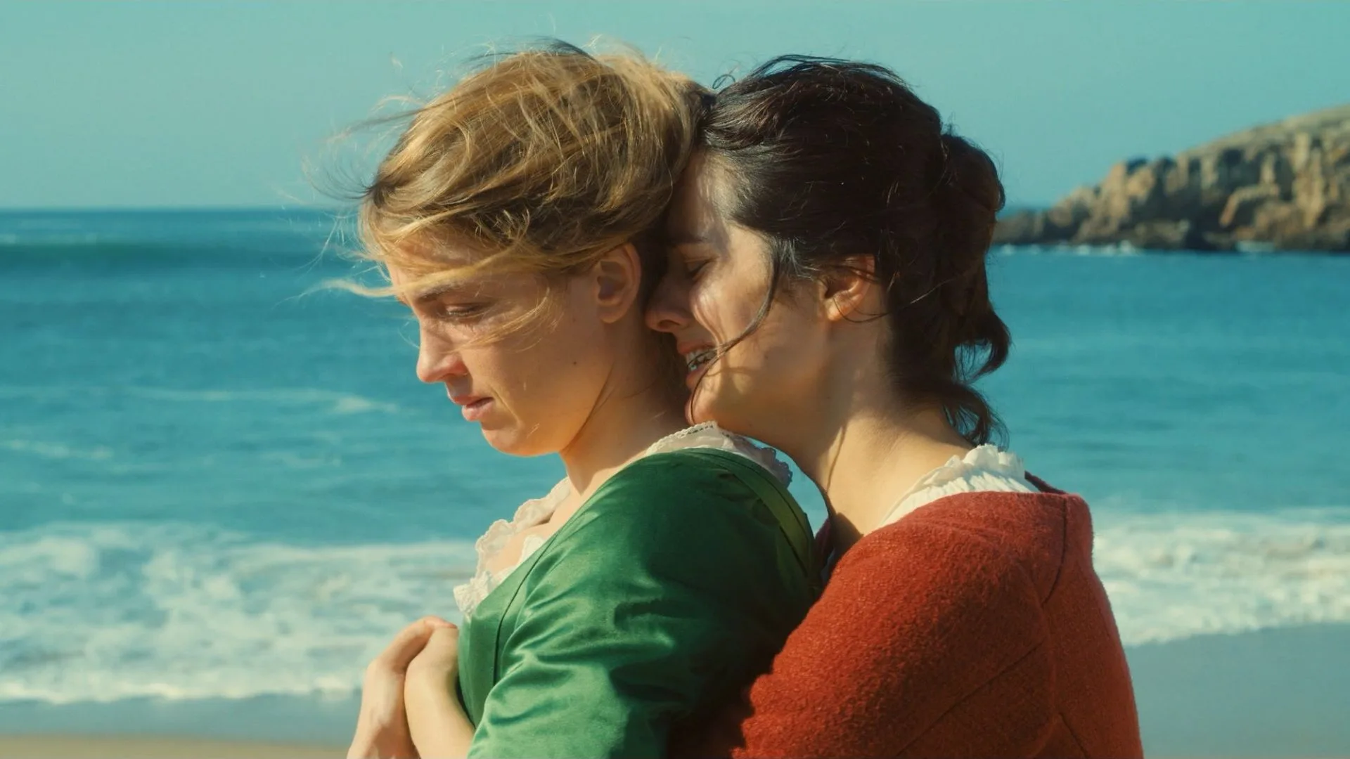 Noémie Merlant and Adèle Haenel in portrait of a lady on fire