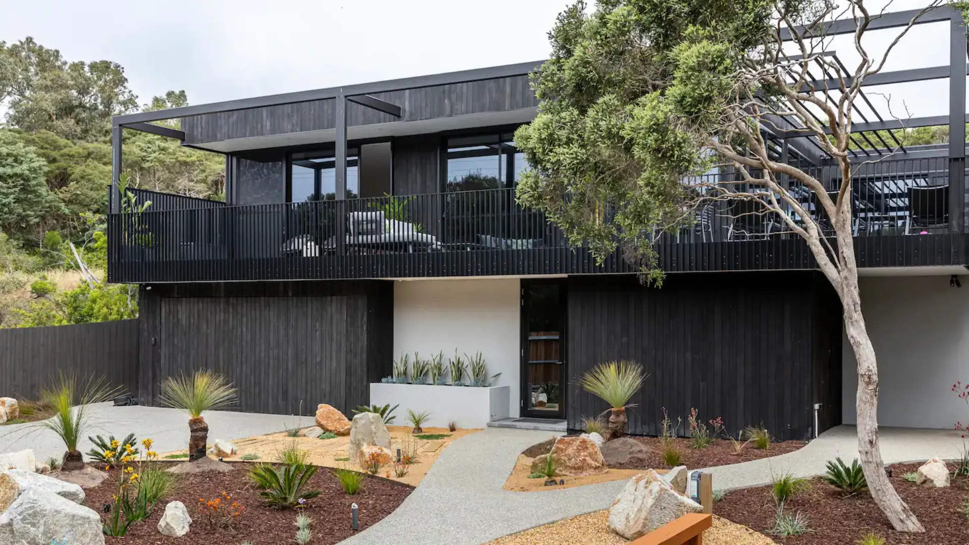 The exteriors of Rye Back Beach House Mornington Peninsula