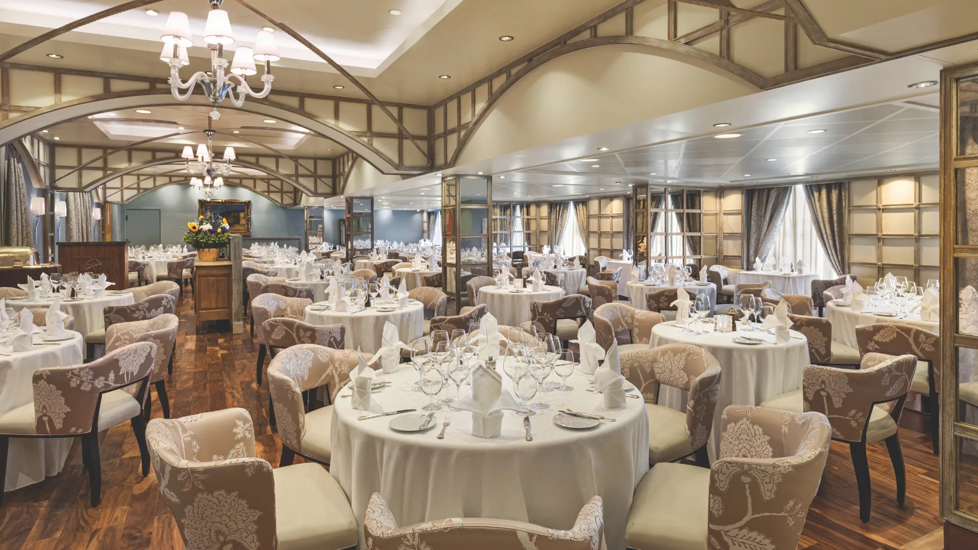 The Jacques dining room aboard an Oceania cruise