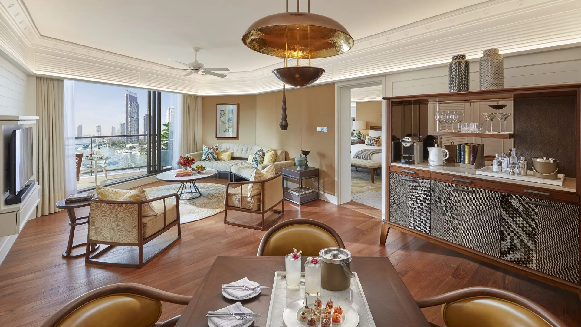 interior room of mandarin oriental bangkok