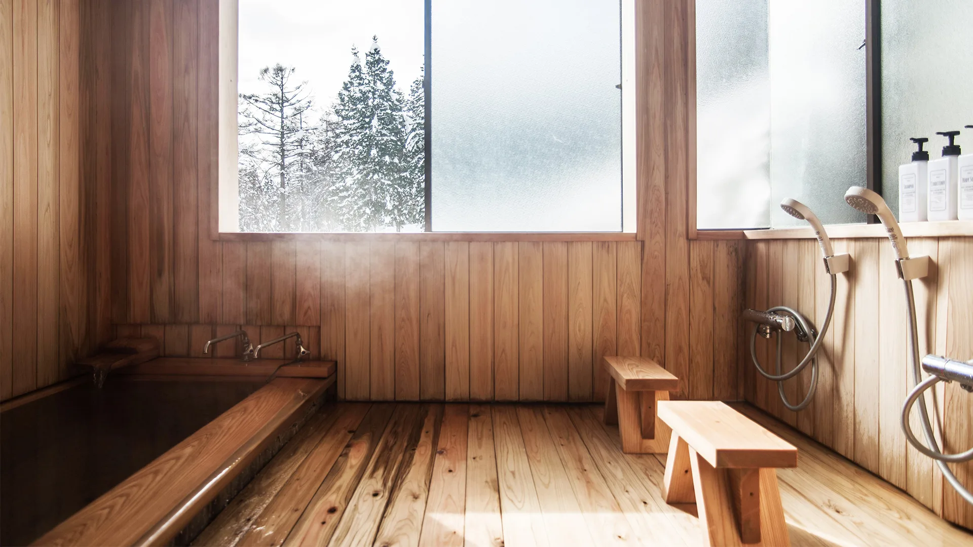 AIR Myoko's private onsen.