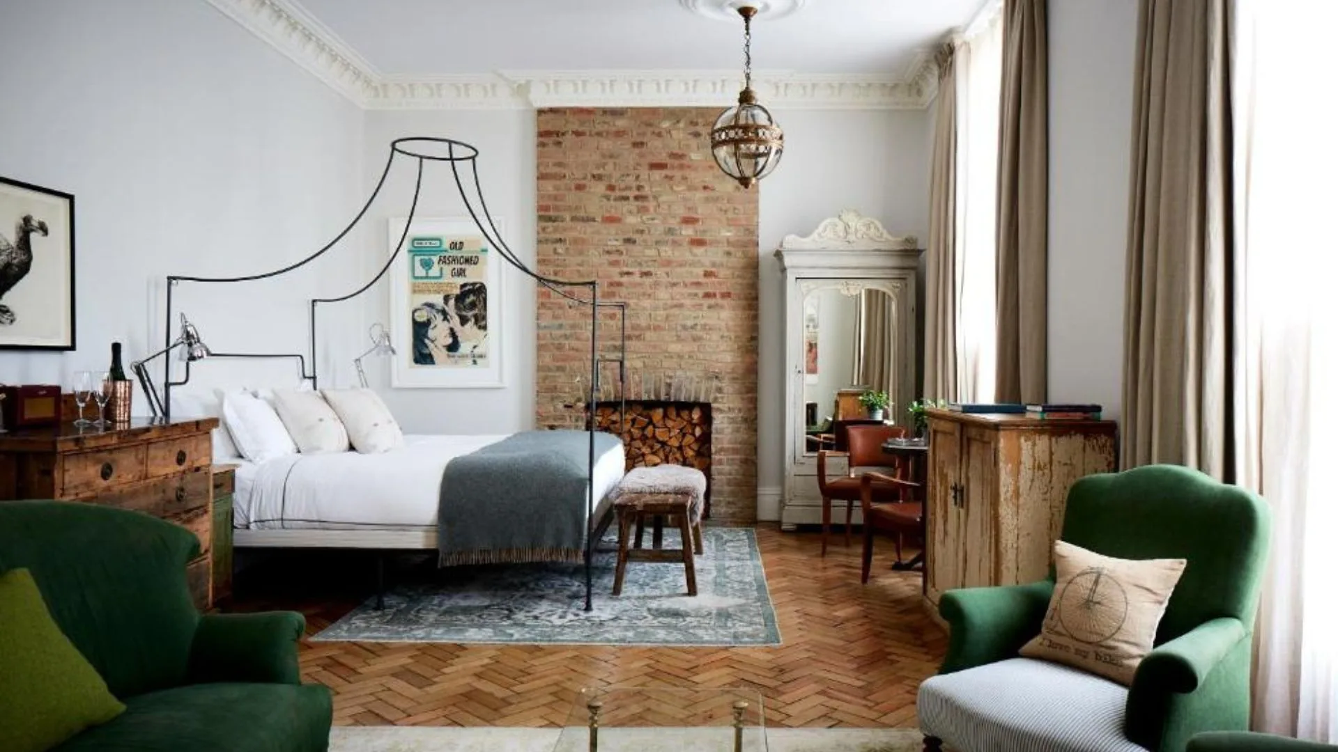 pared-back, rusitc chic room at Artists Residence London hotel in Pimlico
