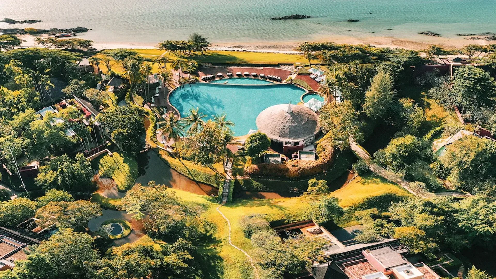 Phulay Bay, A Ritz Carlton Reserve, Krabi pool view