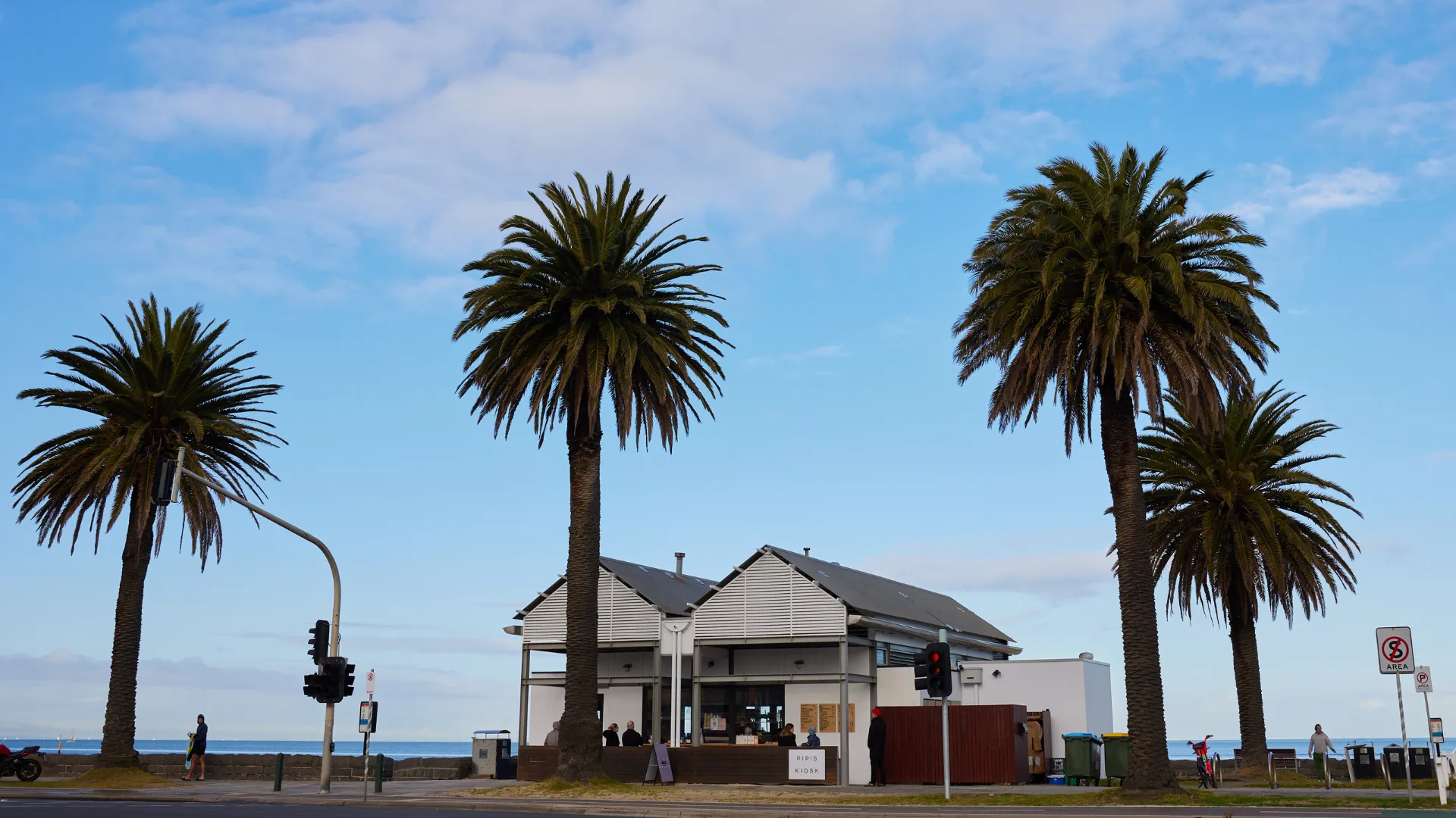 The facade of Pipis Kiosk in Albert Park