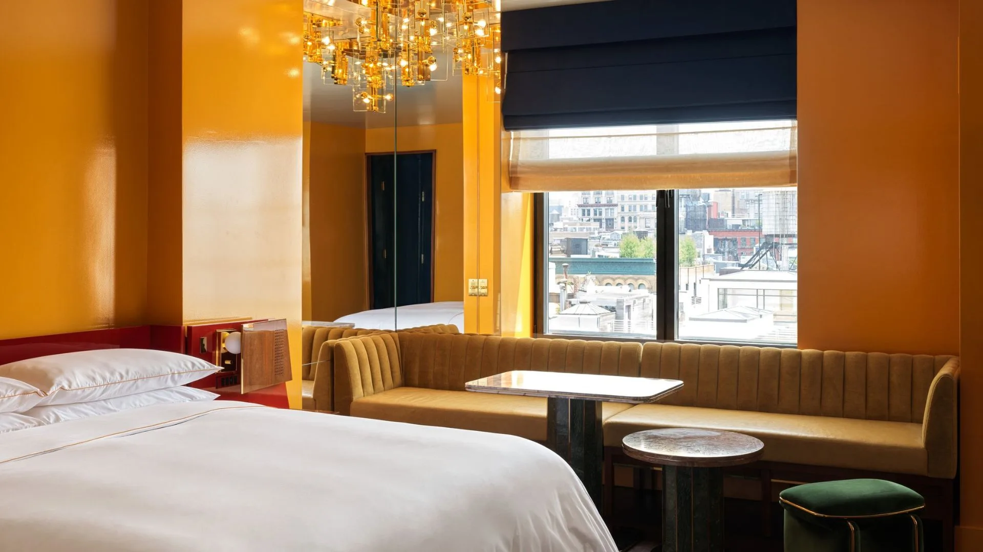 Deluxe Corner King room at New York hotel, The Manner