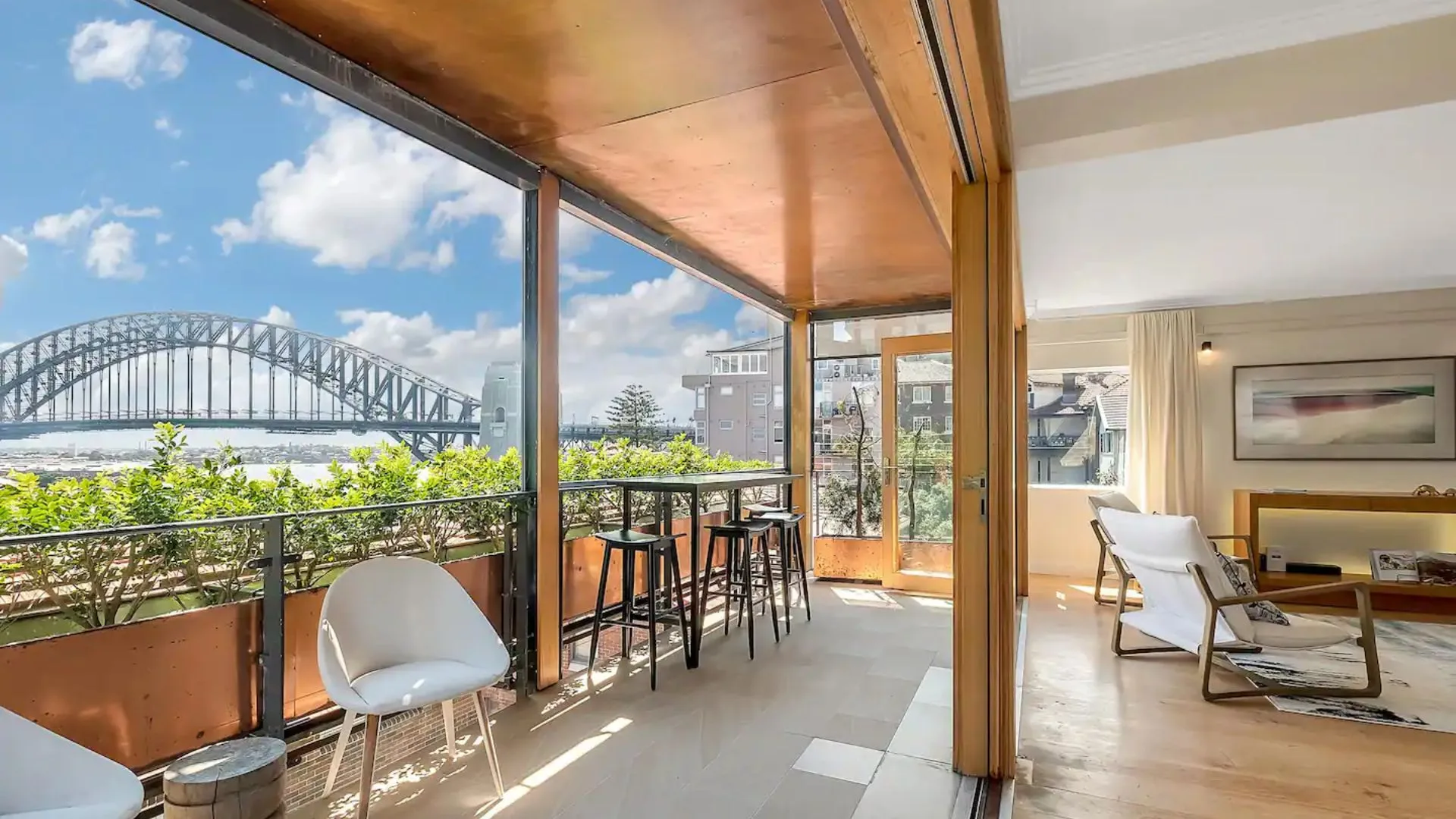 Front row seats of the Sydney Harbour Bridge at Heatherbrae in Kirribilli. Photo: Heatherbrae via Airbnb.