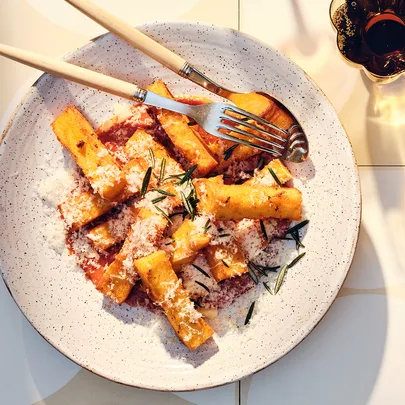 Cheesy polenta chips with Manchego and bravas sauce