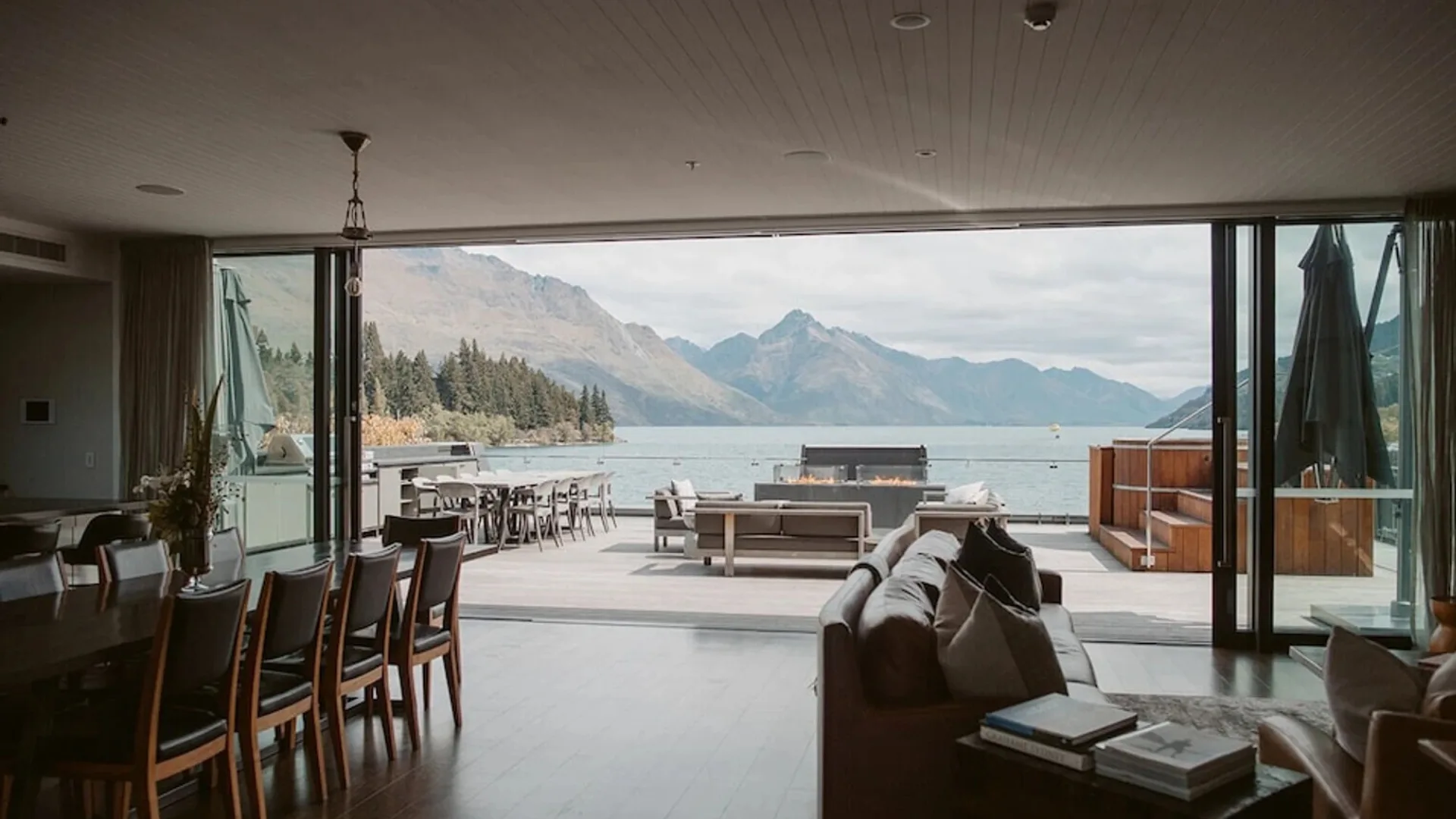 Eichardt’s Private Hotel, a romantic getaway in New Zealand