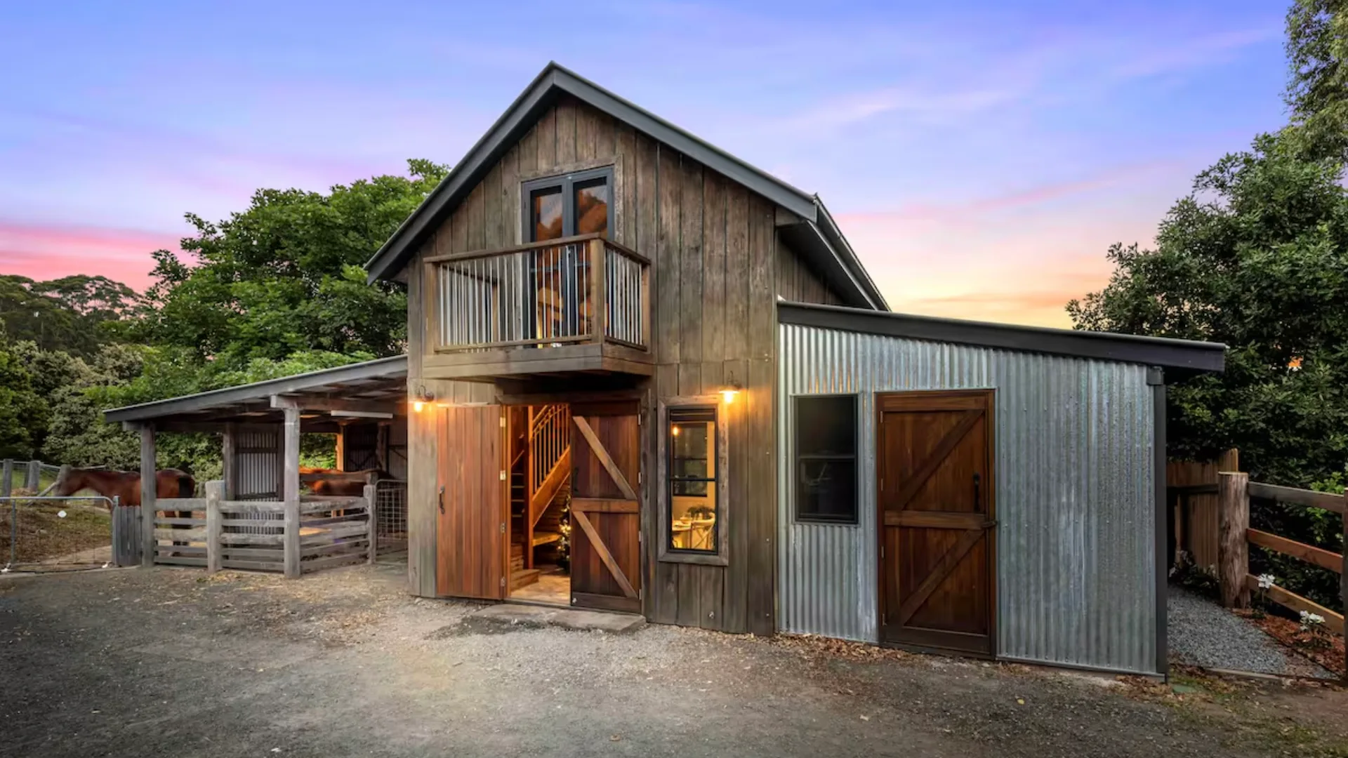 The exterior of Mulberry Barn in Far Meadow, near Berry NSW.