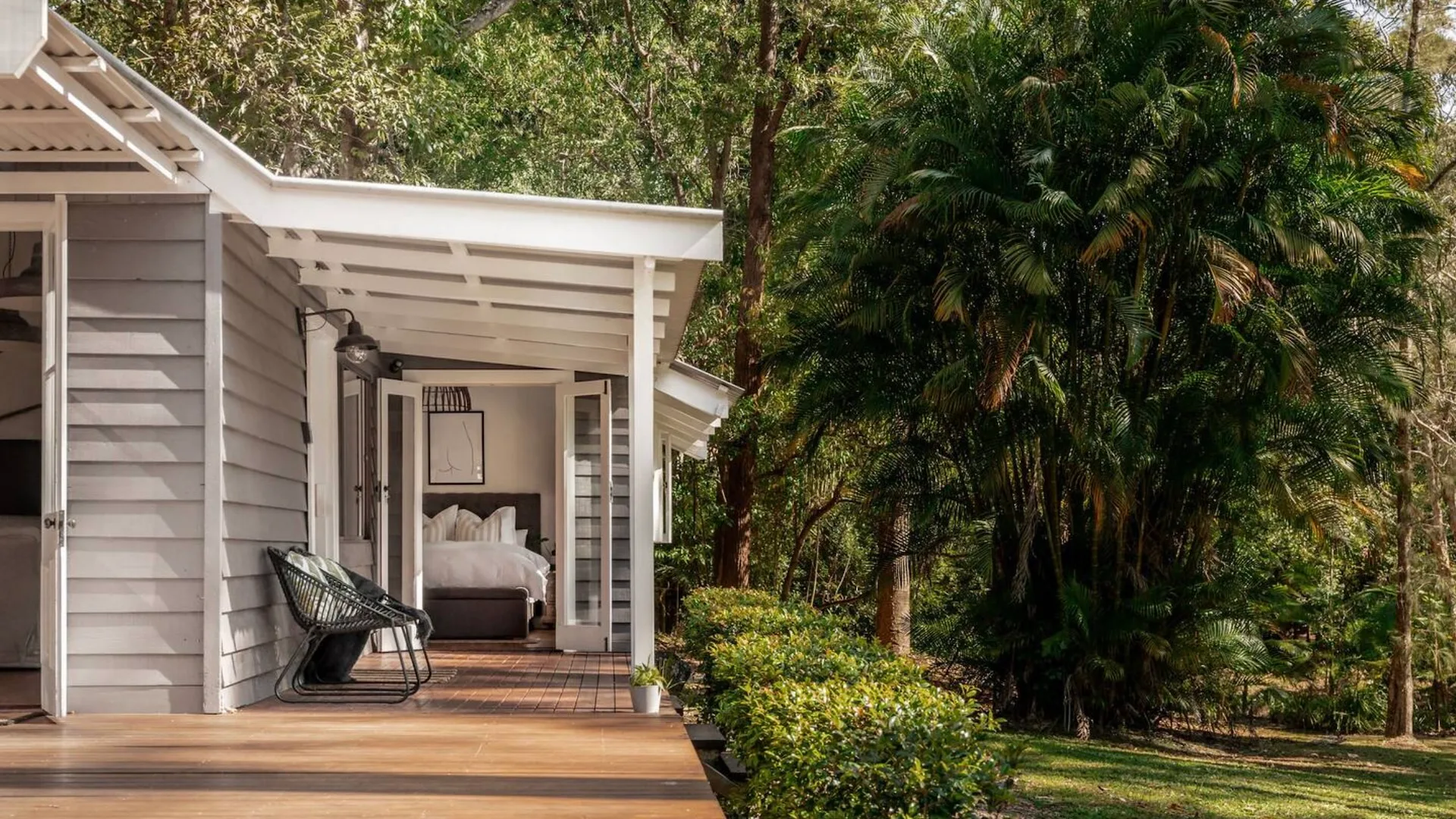 Fig Tree Villa is a romantic tropical hideaway just a short drive from Byron Bay.