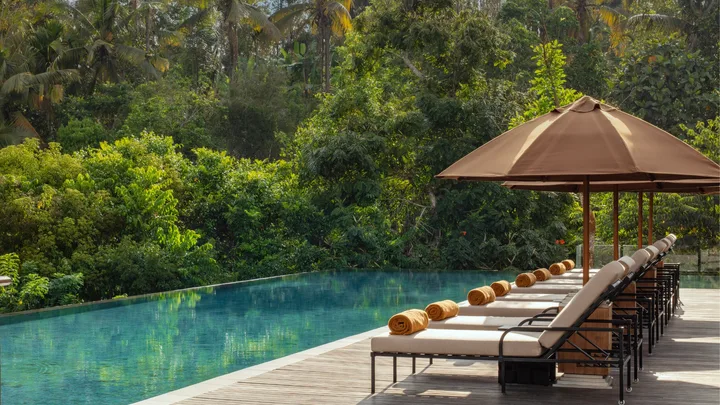Anantara Ubud's heated infinity pool for families