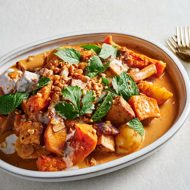 Oven-baked Thai curry with pumpkin and tofu