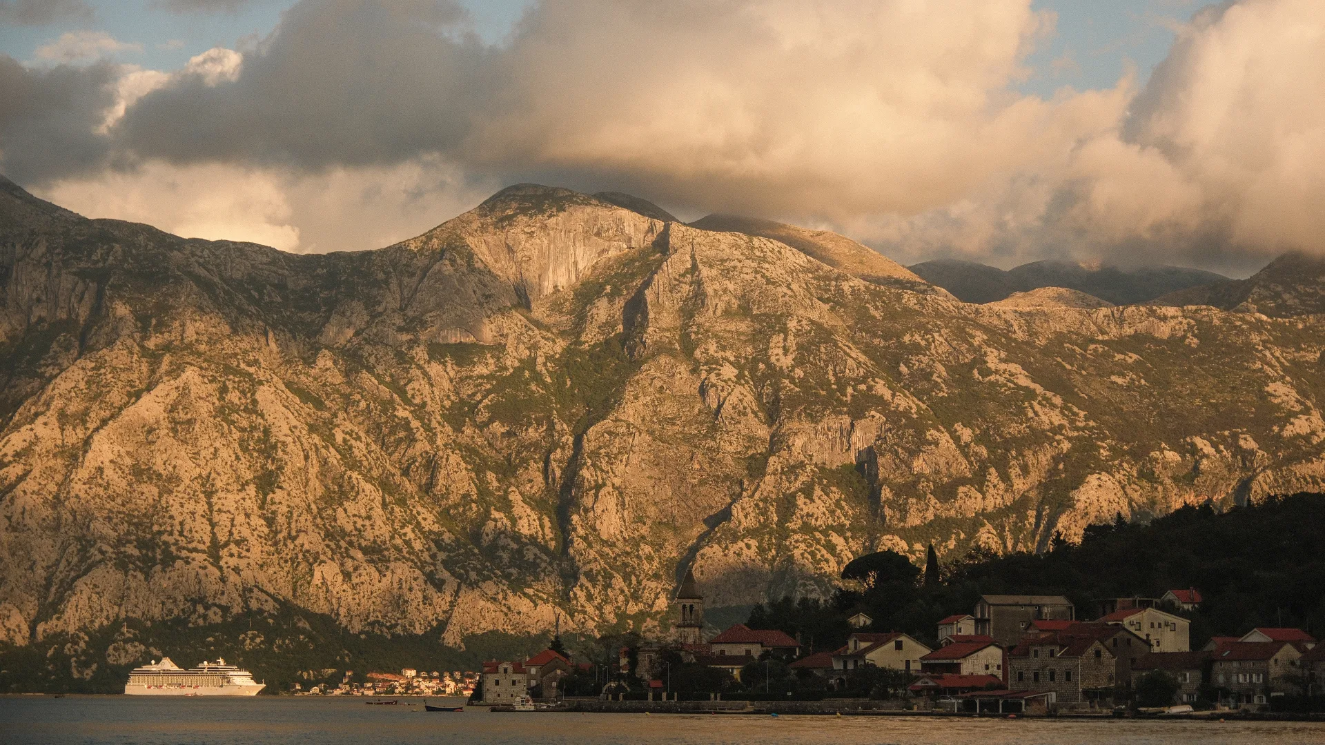 The mountainous wellness retreat in Montenegro, SIRO Boka Place