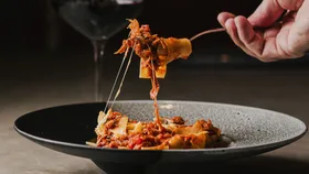 Discover local favourites and world-class cuisine on the NSW Central Coast