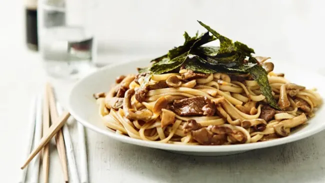 Pork stir-fry noodles