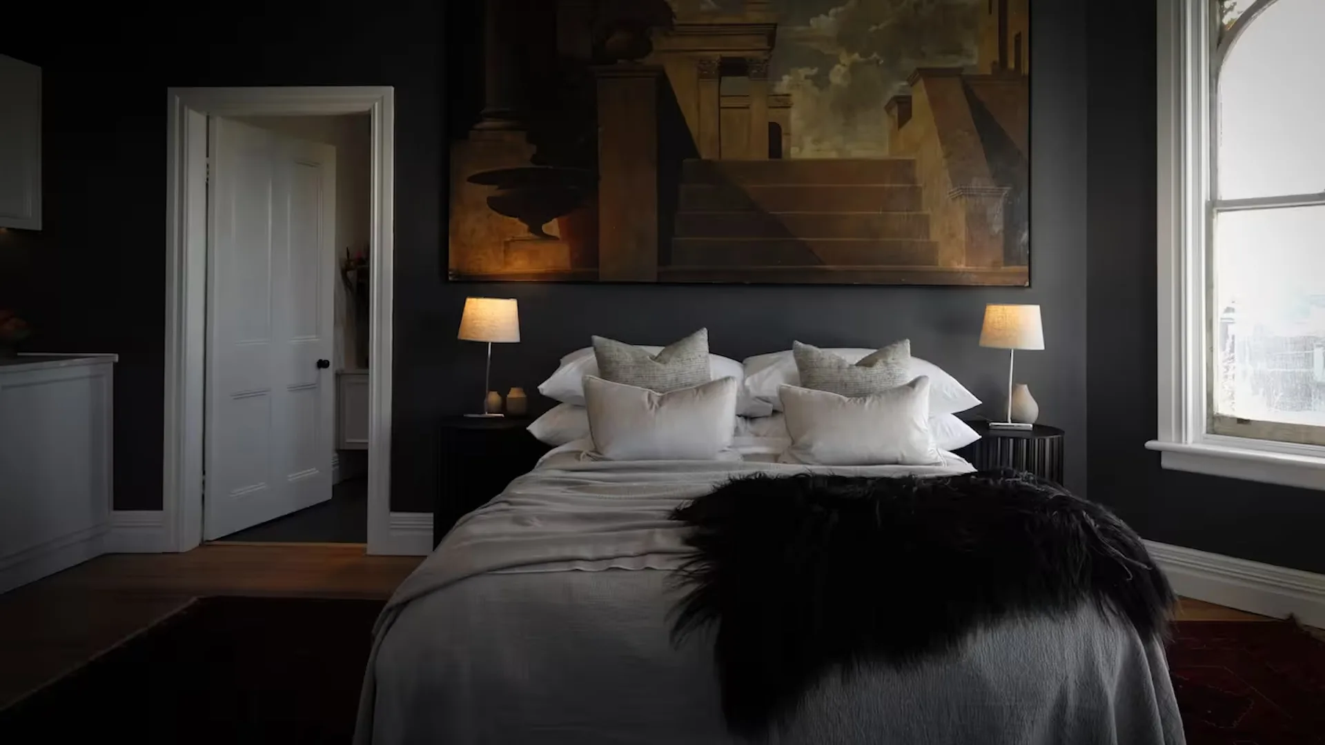 Wahroonga on Bourke is a beautifully appointed luxury apartment on the lower level of a 1901 house.