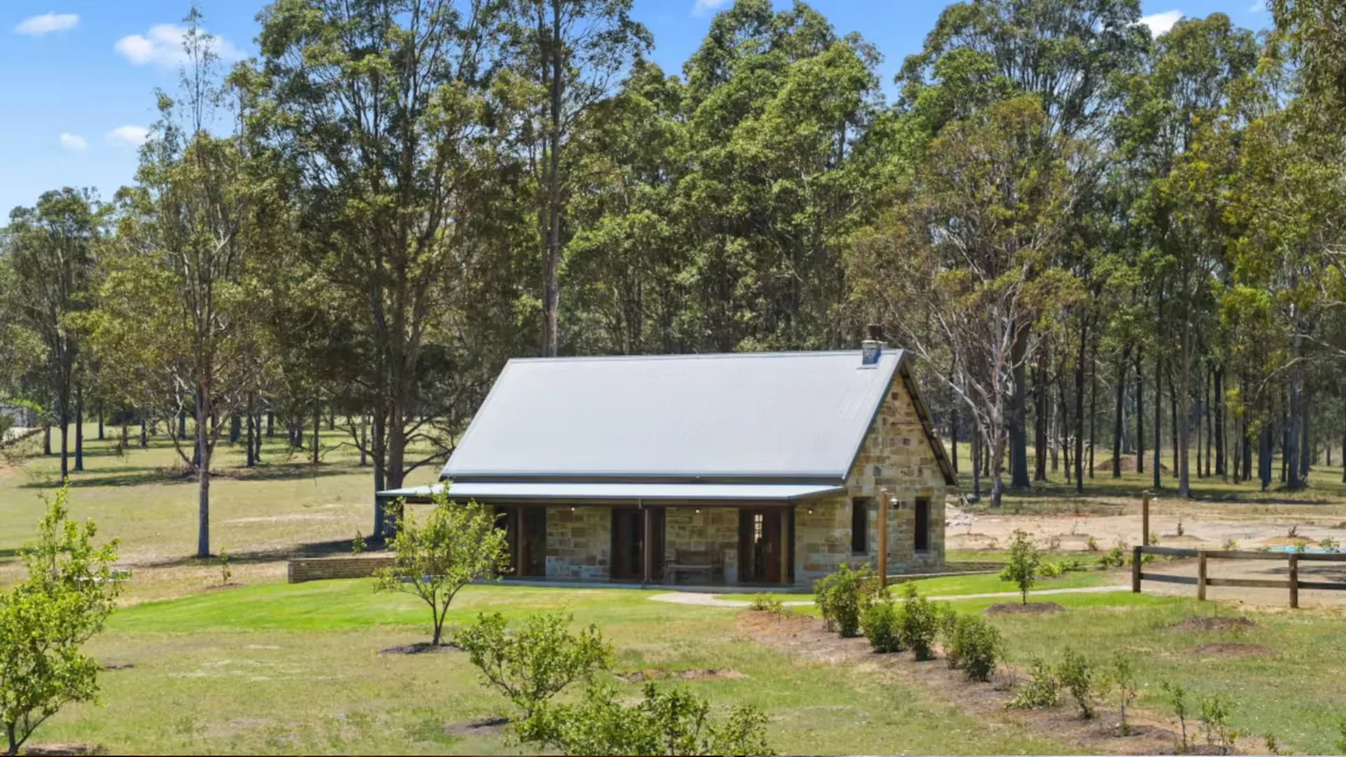 Marygroves Cottage at Enzo’s Estate airbnb in Huntervalley, Pokolbin