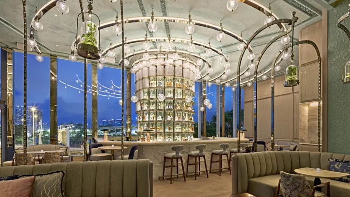 Argo cocktail bar at Four Seasons Hong Kong hotel
