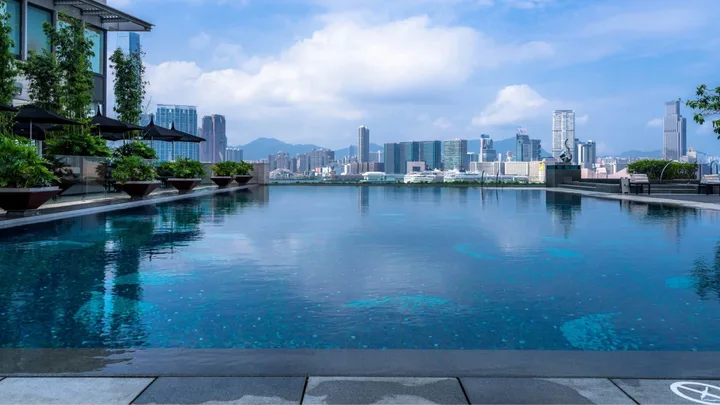 The impressive pool at Four Seasons Hong Kong