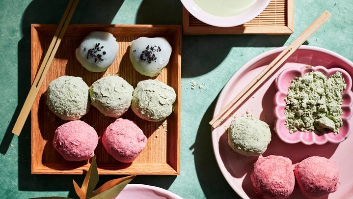 Strawberry-red bean mochi (and more)