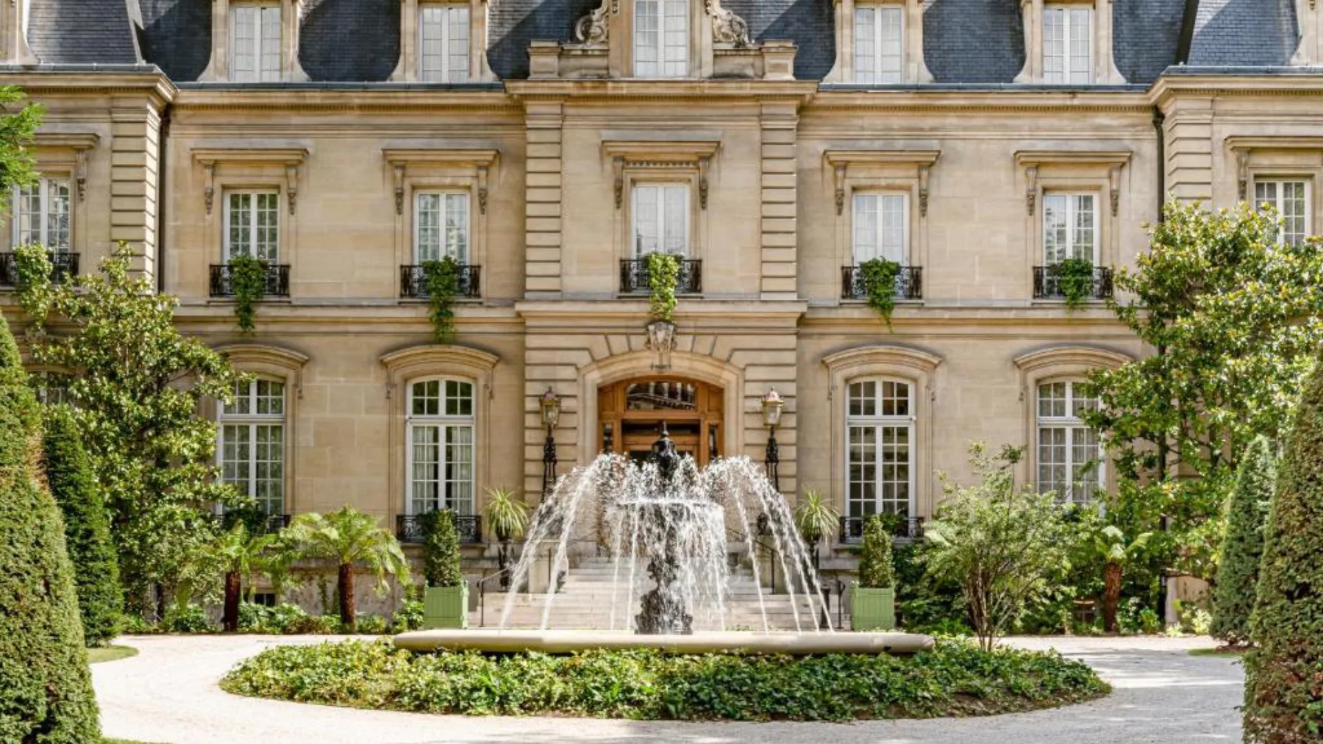 St James Paris, a luxury hotel in Paris, France