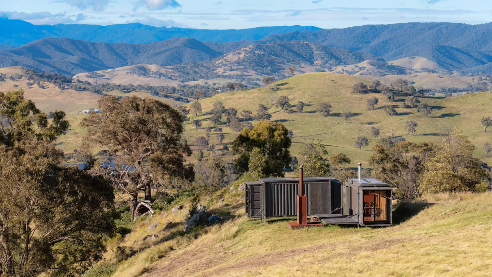 A tiny home with spectacular views in Mansfield, Victoria