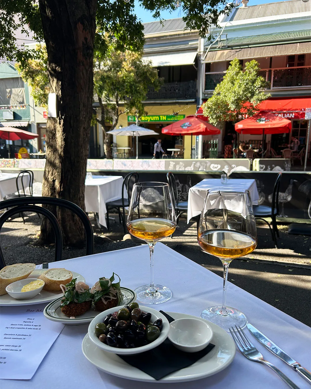 Dine kerbside at Darlinghurst haunt, Claret Club