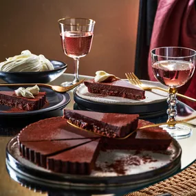 How to make bitter chocolate tart with Pedro Ximénez dates
