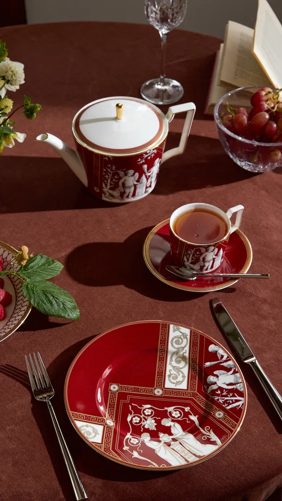 Wedgwood Renaissance Red