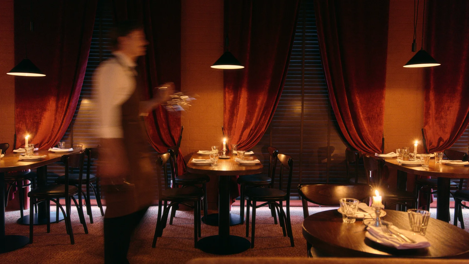Vitelli's Upstairs interiors