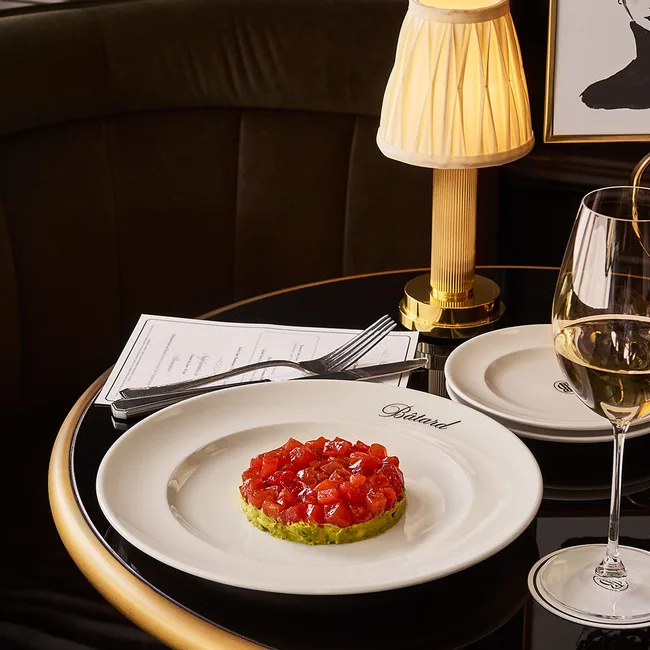 Spicy salmon tartare from Maison Batard